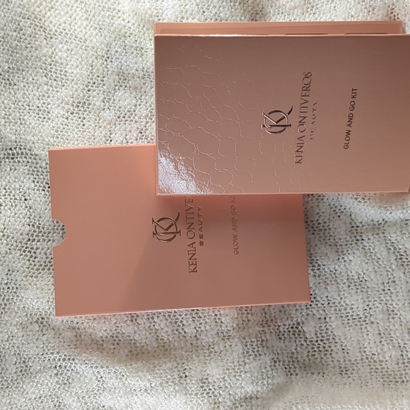 KENIA ONTIVEROS BEAUTY Glow and Go Kit, 17.7g/0.63oz - Picture 4 of 11